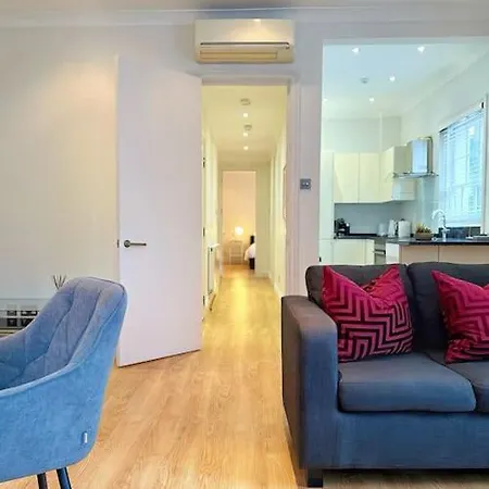 The Mayfair Comfort London Exterior photo